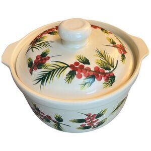 Wendover Lane Double-Handled Lidded Stoneware Baking Dish Holly 8" x 4"